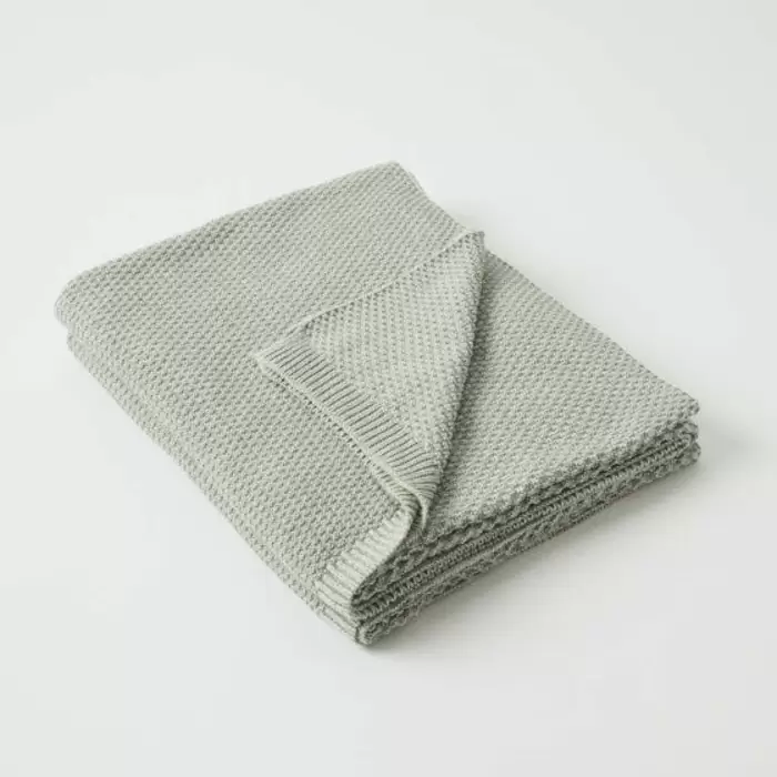 Wrap Yourself in Luxury with Luxe Beddings Cotton Throws!