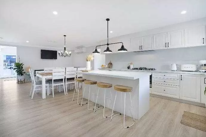 $1.00 USD Hire experienced and trusted builders in Mortdale